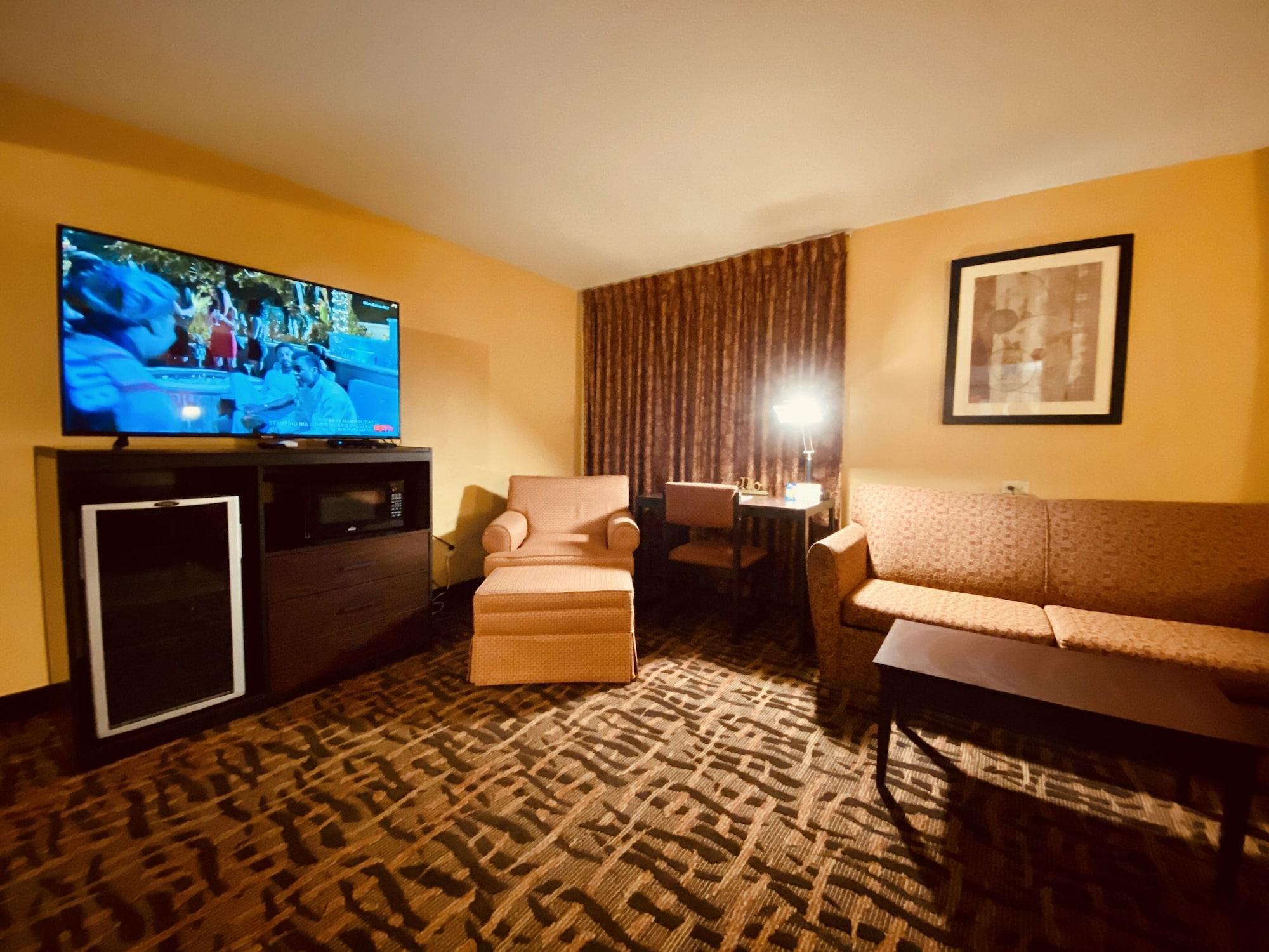 Super 8 By Wyndham Lawrence Ku Hotel Exterior photo