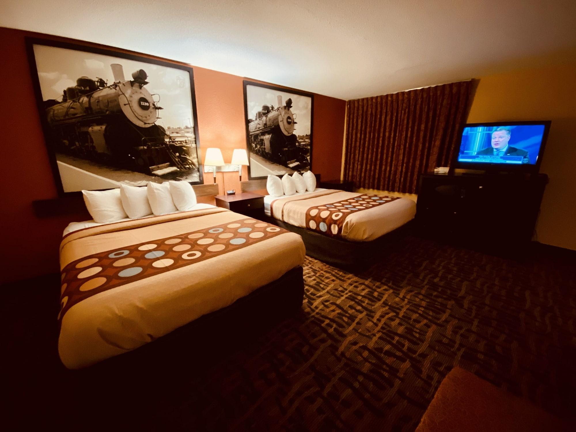 Super 8 By Wyndham Lawrence Ku Hotel Exterior photo