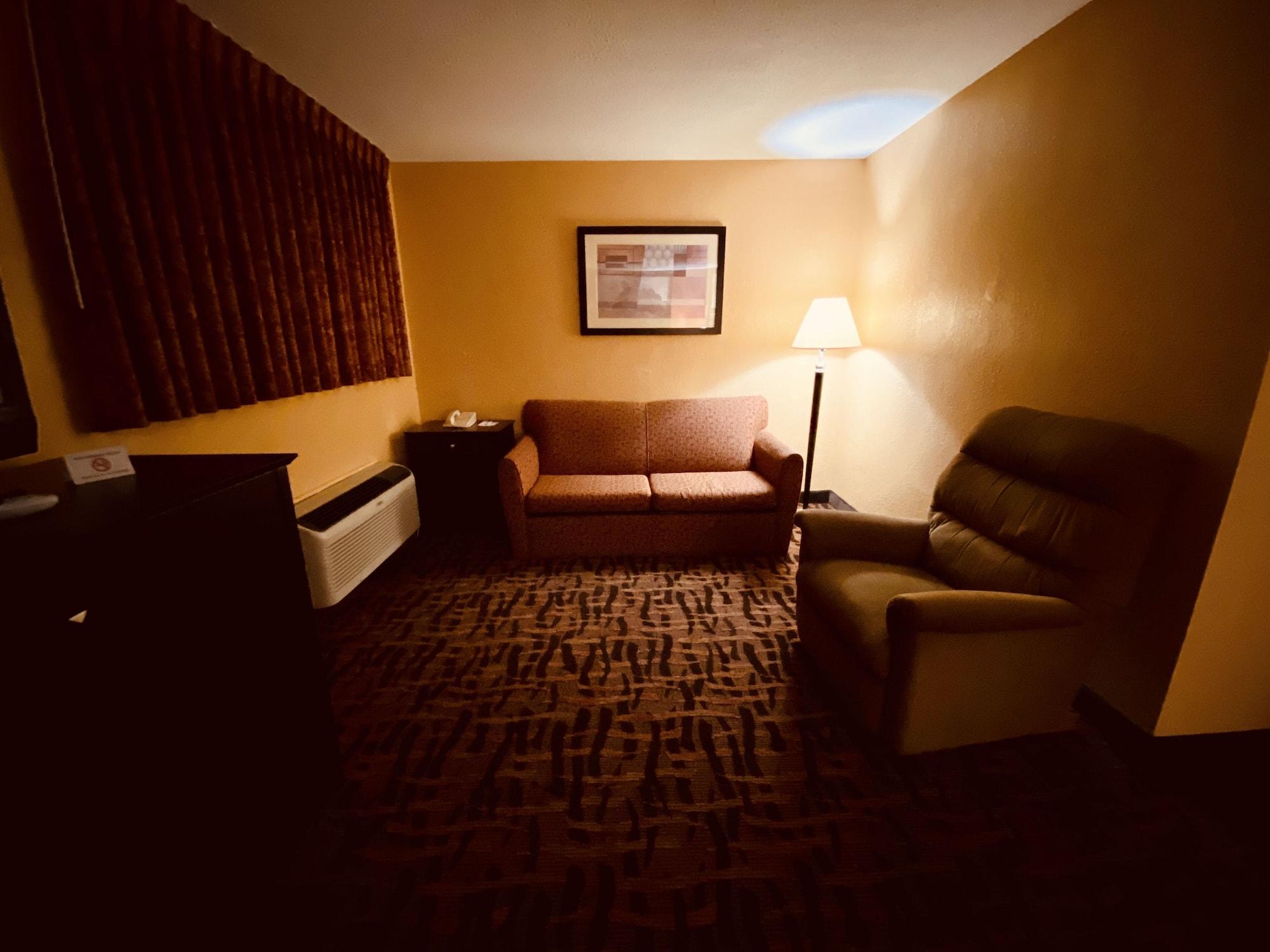 Super 8 By Wyndham Lawrence Ku Hotel Exterior photo